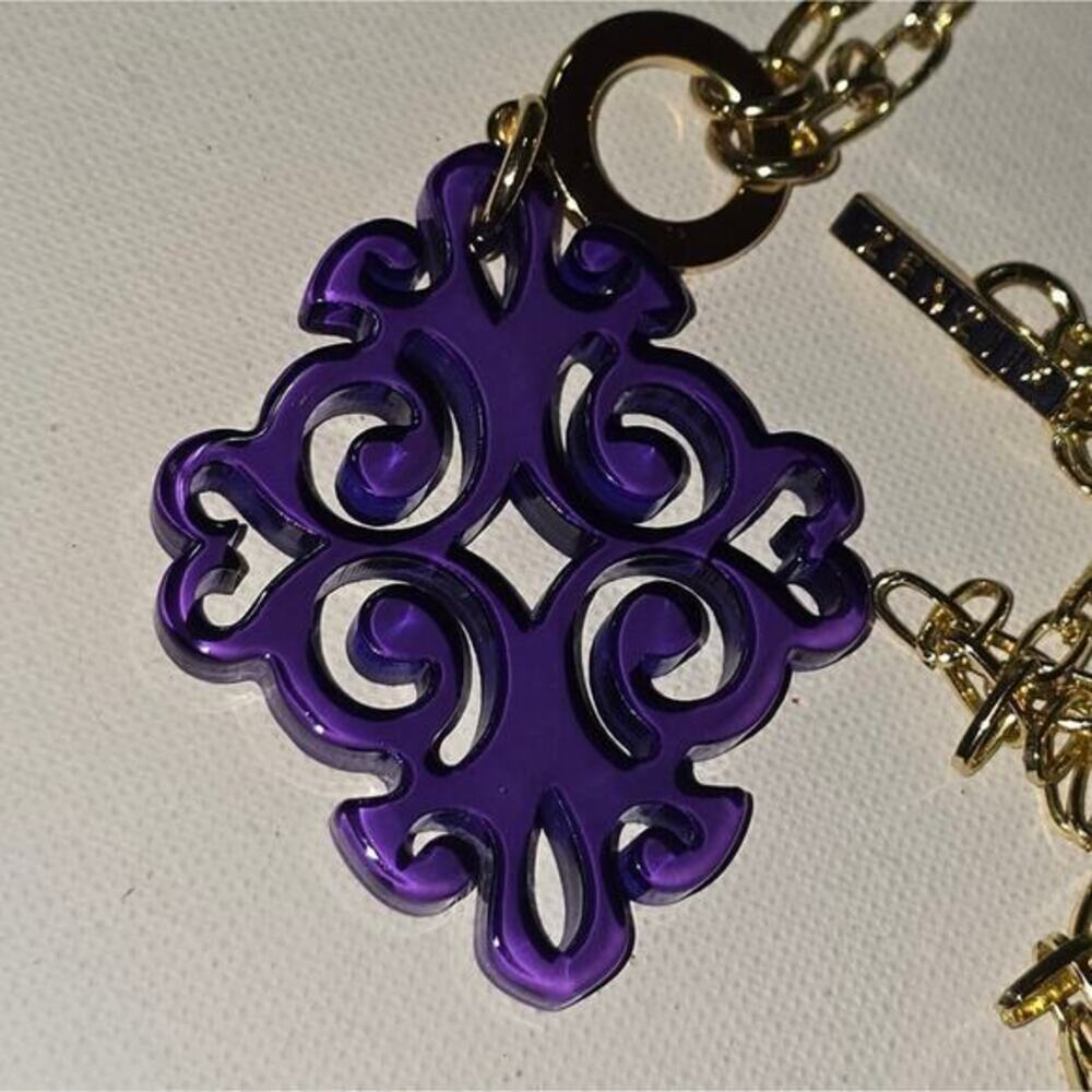 ZENZII BAROQUE NEON BLUE LACE RESIN PENDANT ON RHODIUM LINK CHAIN